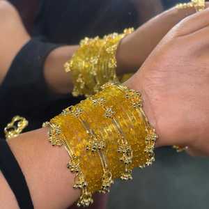 Ensemble de bracelets en verre tendance plaqué or jaune de qualité supérieure, motif goutte de pluie, pour femmes, bijoux pour mariage et soirée indiens - Product Image 1