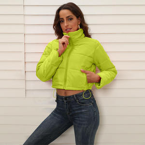 Veste matelassée personnalisée pour femmes, vêtements d'extérieur tendance urbaine, service de production en gros - Product Image 2