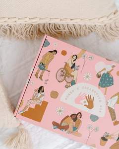 กล่องใส่ของแบบสั่งทำพิเศษสีแอพริคอตโอ๊คแอมเบอร์ลายดอกไม้ป่าสีเขียวอมเทาแบบปิดผนึก  สำหรับผู้หญิง  งานศิลปะสุดหรูหรา  กระดาษเคลือบลายโลโก้ - Product Image 4