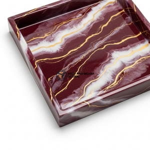 Plateau contemporain en marbre bordeaux – Plateau de service en résine brillante avec accents dorés - Product Image 3