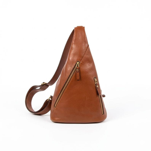 Sac de poitrine en cuir véritable marron camel d'inspiration vintage pour femme, sac à bandoulière avec fermetures éclair durables et ajustement réglable - Product Image 1