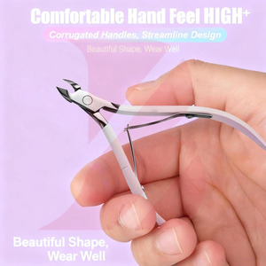 Cortacutículas Ergonómico con Mango Rosa Claro, Agarre Suave, Profesional, Diseño Ligero y Cómodo para Uso Prolongado - Product Image 4