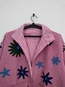 Chaqueta Suzani de Algodón Bordada con Flores Rosadas de Primera Calidad, Cuello Alto, Manga Larga, Bordado a Mano, Estilo Prairie Chic, Chaqueta de Invierno - Product Image 4