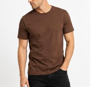<b>Men's</b> <b>Red</b> <b>Black</b> Gradient O-Neck Short Sleeve Quick Dry Breathable Knitted Casual Front Regular Fit Solid Polyester 220g T-<b>Shirt</b> - Product Image 2