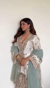 Conjunto de Lujo Especial para Eid de 3 Piezas: Palazzo con Dupatta y Bordado de Lentejuelas, Elegante Traje Tradicional Listo para Usar para Mujer - Product Image 3