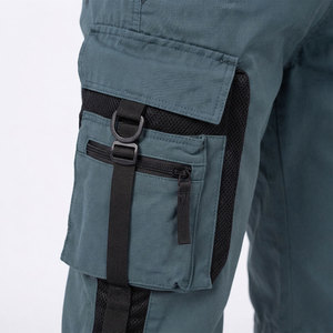 Shorts cargo longs pour hommes, silhouette utilitaire contemporaine, détail de ceinture à boucle, ourlet à cordon de serrage, shorts personnalisés avec étiquette privée - Product Image 4