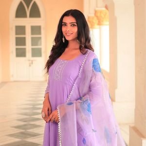 ROBE DE TRAVAIL EN DENTELLE GEORGETTE ATTRACTIVE BAS AVEC DUPATTA VIOLET - Product Image 3
