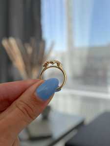 Bague en or massif 14 carats avec diamant de laboratoire ovale de 1,01 carat, motif floral, bijou raffiné pour occasions spéciales - Product Image 3