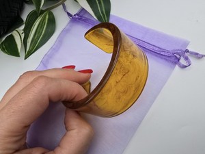 Brazalete de Resina de Ámbar y Mármol Hecho a Mano, Diseño Abierto en Forma de C, Ancho y Acampanado, Joyería para Mujer - Product Image 6