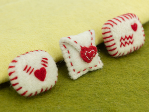 ซองจดหมายวาเลนไทน์ทำมือจากผ้าสักหลาด – จดหมายขนาดเล็กน่ารักจากผ้าสักหลาด ของขวัญสุดโรแมนติกสำหรับเขาหรือเธอ ของตกแต่งวันวาเลนไทน์ - Product Image 3