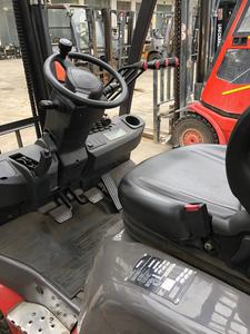 Chariot élévateur diesel <span class=keywords><strong>Manitou</strong></span> MI18D d'occasion, 1,8 tonne, contrepoids, équipement compact pour la manutention de matériaux en entrepôt et en extérieur - Product Image 4