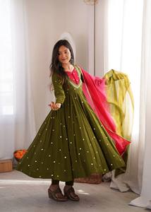Conjunto de Traje Anarkali Verde Oliva para Mujer con Dupatta Rosa y Bordado Dorado, de Secado Rápido, Estilo Étnico Indio-Pakistaní, para Bodas, Largo hasta el Suelo - Product Image 3