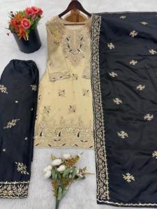 Presentamos la Nueva Colección de Diseñador: Conjunto Moderno para Fiesta con Bordado Pesado y Lentejuelas, Top, Pantalón y Dupatta, Completamente Cosido - Product Image 4