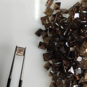 ควอตซ์สีน้ำตาลธรรมชาติ 5 มม. ทรงสี่เหลี่ยมเจ้าหญิงคัท คุณภาพดีที่สุด พลอยเม็ดเดี่ยวสำหรับทำเครื่องประดับและสร้อยคอ - Product Image 4