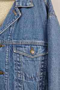 Veste en jean surdimensionnée vintage pour homme, doublée en sherpa, chaude pour l'hiver, style classique, type camionneur, vente en gros personnalisée - Product Image 4