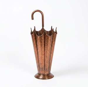 Porte-parapluies en cuivre perforé de style Mid-Century Modern, organisateur d'entrée en métal de style industriel français vintage pour parapluies - Product Image 6