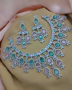 Exquisitos Collares de Moda Kundan con Eslabones Chapados en Oro Verde Esmeralda, Pendientes Maang Tikka, Joyería Tradicional India para Bodas - Product Image 1