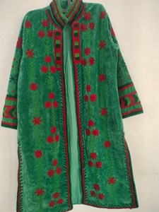 Nuevo diseño único, abrigo largo de terciopelo verde bordado para mujer, chaqueta floral bohemia, toque de elegancia, abrigo de celebración. - Product Image 3