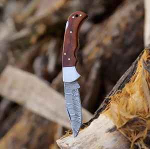 Couteau pliant artisanal professionnel en acier Damas, de qualité industrielle, pour le camping en extérieur, avec étui. - Product Image 2