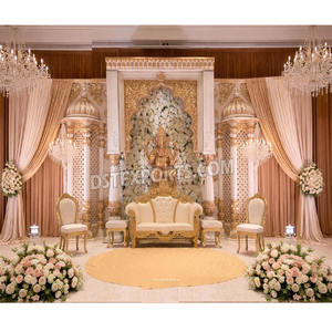 Escenario de Boda con Temática de Palacio Tradicional para Eventos, Último Diseño de Fondo de Ganesha para Recepciones, Compre un Escenario con Acabado Dorado Estilo Rajwada en el Reino Unido - Product Image 1