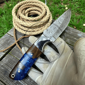 Cuchillo de Caza Forjado a Mano de Acero de Damasco con Punta Caída, Mango de Madera Resinada, Grado Industrial, para Camping al Aire Libre, Cuchillo Bull Cutter OEM/ODM - Product Image 4