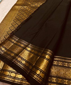Sari de seda negro con motivo de ciervo dorado y borde Zari, ropa tradicional india para bodas, para mujeres. - Product Image 4