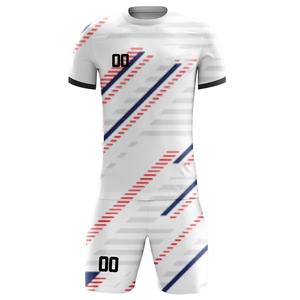 ชุดฟุตบอลแขนสั้น โพลีเอสเตอร์ 100% แห้งเร็ว พิมพ์ลายแบบซับลิเมชั่น พร้อมบริการสกรีนโลโก้ตามสั่ง คุณภาพสูง รับผลิตแบบ OEM - Product Image 1