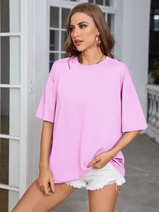 เสื้อยืดพรีเมียมสำหรับผู้หญิง คอกลม แขนสั้น ลายกราฟิก - Product Image 3