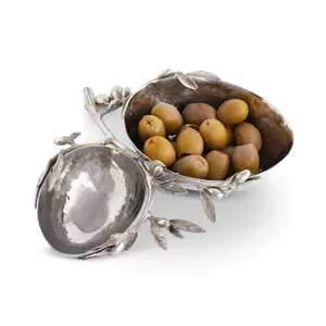 Bol de service sculptural en métal tendance avec forme organique fluide pour les intérieurs modernes de la restauration et de l'hôtellerie – Finition de luxe polie en profondeur - Product Image 4