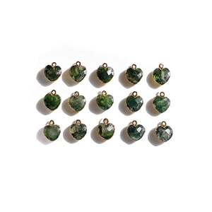 Colgante de Ágata Musgosa Facetada en Forma de Corazón Cristiano, Bañado en Oro, Joyería al por Mayor - Product Image 1