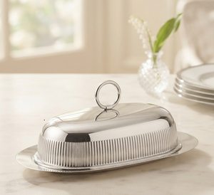 Beurrier ovale en acier inoxydable avec couvercle, vaisselle en métal poli pour la cuisine et les fêtes - Product Image 1