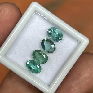 Esmeralda Zambiana Natural, Lote de 4 Piezas, 2.78 Quilates, Verde Brillante, Gemas Sueltas Facetadas para Fabricación de Joyería Personalizada - Product Image 2
