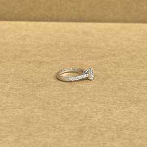 Bague en or 14 carats de qualité supérieure avec morganite naturelle taille cœur rose, 3,63 carats au centre et 0,52 carats de pierres latérales, design de bijoux de mariage - Product Image 4