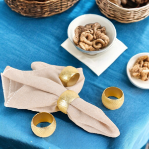 Vente en gros Nouveau fini doré Rond de serviette Meilleure vaisselle Vaisselle Porte-serviettes en métal massif Design royal Décoration d'intérieur - Product Image 2