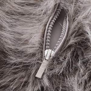 เสื้อโค้ทขนสุนัขจิ้งจอกแท้ ตัดเย็บด้วยมือสไตล์ยุโรป สำหรับผู้หญิงไซส์ใหญ่ อุ่นสบาย ขนฟู แขนยาว เสื้อคลุมฤดูหนาว เสื้อแจ็คเก็ตขนสัตว์ เสื้อคลุมยาวสำหรับผู้หญิง - Product Image 4