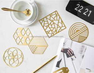 Ensemble de sous-verres en métal avec belle finition en laiton antique pour la décoration de la maison et du bureau de la cuisine de la ferme rustique boho - Product Image 2