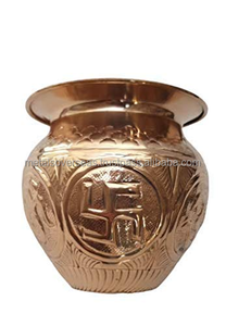 Pooja Lota en laiton cuivré de luxe à usage intensif de qualité supérieure avec design entièrement gravé et couvercle d'utilisation de l'eau prix raisonnable - Product Image 3