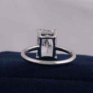 Bague de Fiançailles et de Mariage pour Femme en Argent Sterling 925, Diamant de Laboratoire Certifié CMA, Coupe Radiant Classique 3 Carats, Plaqué Rhodium - Product Image 2