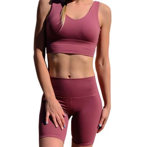 EnovStars Conjunto de 2 piezas de sujetador deportivo y shorts de cintura alta de secado rápido para mujer, con logo frontal, sensación de segunda piel, nailon y elastano, OEM ODM Privado - Product Image 3