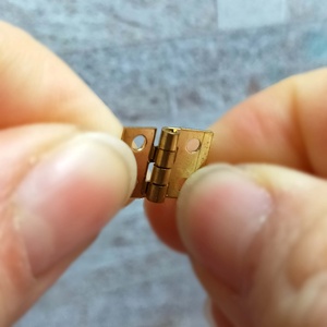 Miniature Scale 1:12 Metal Hinge & <b>Screw</b> <b>Set</b> (<b>Set</b> of 20) Furniture Toy for Dollhouse Decoration for Ages 14+ - Product Image 4