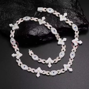 Fabricante de Joyería Personalizada al por Mayor OEM ODM, Joyería Fina y Colgantes con Diseño de Cruz, Ojo Turco e Infinito, Placa de Identificación de Acero Inoxidable Chapada en Oro - Product Image 1