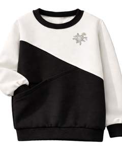 Sudadera de Mujer en Bloques de Color Blanco y Negro, Fabricada con Forro Polar Suave, Cuello Redondo, Estilo Casual para Invierno, con Detalle de Bordado - Product Image 1