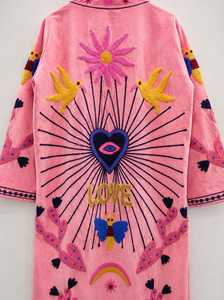 Veste longue en velours rose brodée de fleurs et d'oiseaux, style bohème chic, pour femme, manteau d'hiver très remarquable - Product Image 4