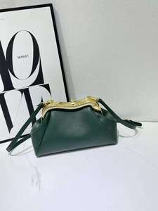 Bolso Bandolera Kiss Lock para Mujer, de Cuero PU, con Correa Ajustable, Gran Capacidad, para Uso Diario y Nocturno - Product Image 4