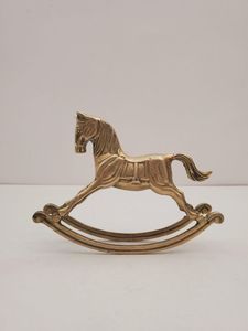 Centre de table en laiton artisanal en forme de cheval, pièce maîtresse pour vitrine de salon et décoration intérieure élégante - Product Image 3