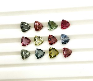 Turmalina natural multicolor con corte trillón de 6 mm, piedra preciosa para la fabricación de joyas, certificada por IGI. - Product Image 4