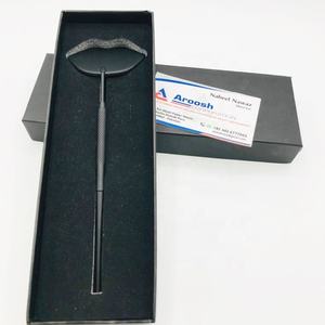 Miroir noir mat en forme de lèvres en gros beauté miroir d'extension de cils de marque privée pour artiste de cils durable - Product Image 1