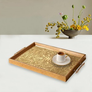 Plateau décoratif rectangulaire plaqué or avec motif bohème gravé et poignées - Product Image 3