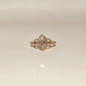 Anillo de Compromiso de Oro Rosa de 9K con Diamantes Redondos de Corte Brillante, Color H, Lujosos Diamantes Incrustados, para Mujer, de LILABA ENTERPRISE - Product Image 1