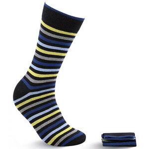 Chaussettes de sport brodées personnalisées, respirantes, en coton, avec logo brodé sur mesure - Product Image 5